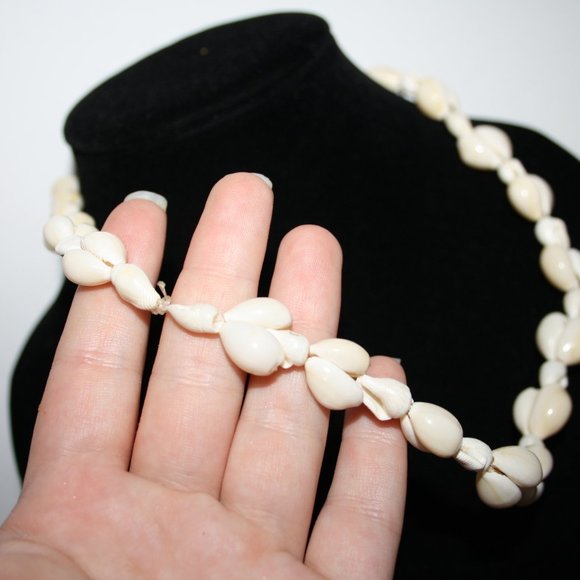 Beautiful vintage shell necklace 34" - Picture 3 of 3